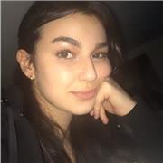 Étudiante à la recherche d’un petit travail, voulant avant tout transmettre sa passion pour la littérature et l’écriture !